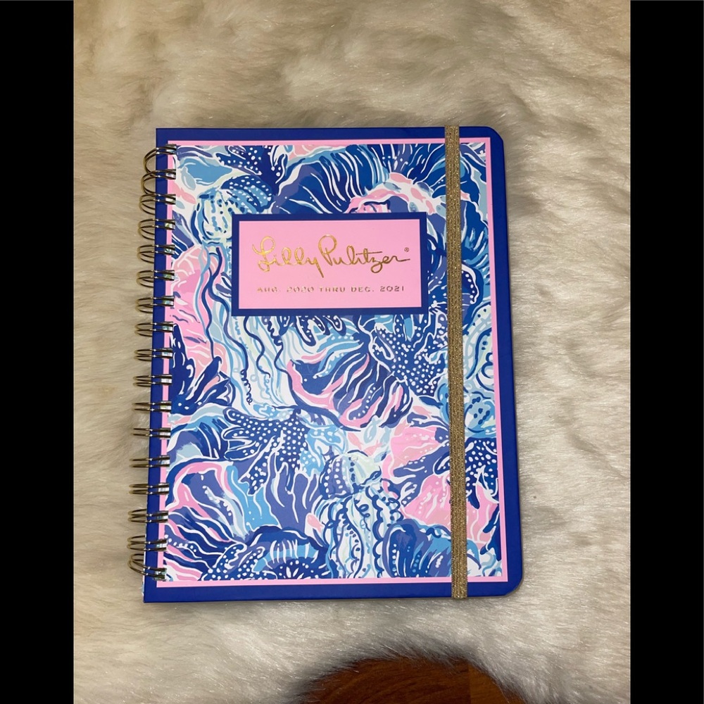Lilly Pulitzer 17 month planner 2021